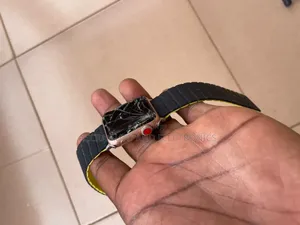 Original Apple Watch Series 3 With Cracked Screen
