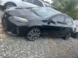 Toyota Corolla SE 4dr Sedan (1.8L 4cyl Manual) 2017 Black