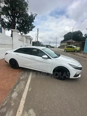 Hyundai Elantra 2023 White