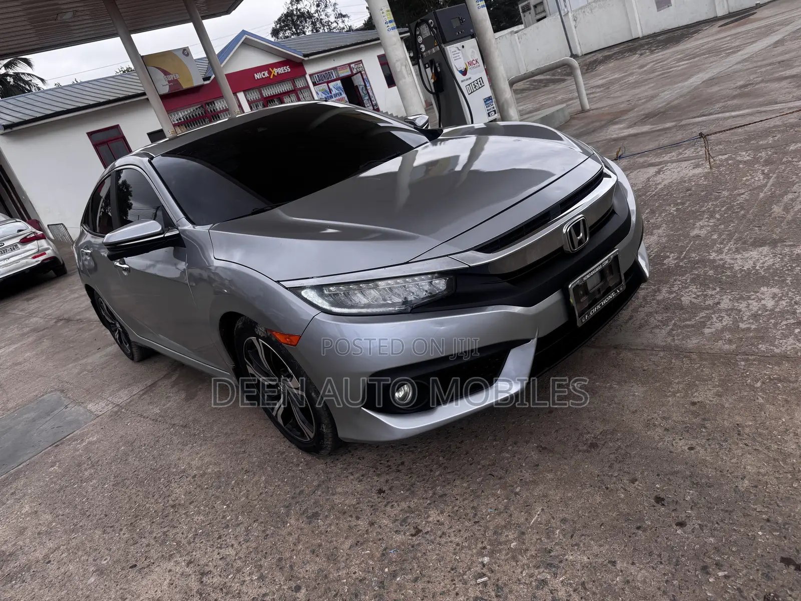 Honda Civic Touring 4dr Sedan (1.5L 4cyl) 2017 Silver