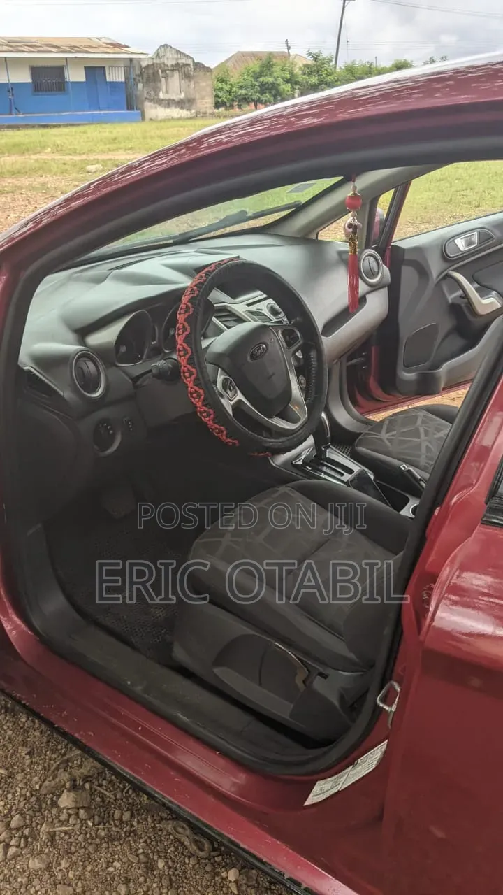 Ford Fiesta 2013 Red