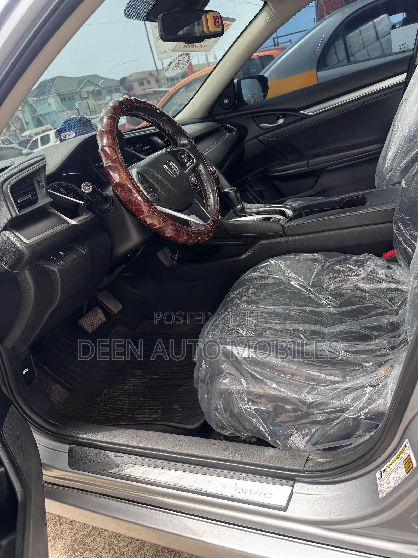 Honda Civic Touring 4dr Sedan (1.5L 4cyl) 2017 Silver
