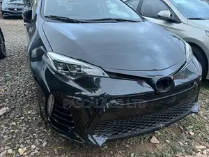 Toyota Corolla SE (1.8L 4cyl 2A) 2019 Black