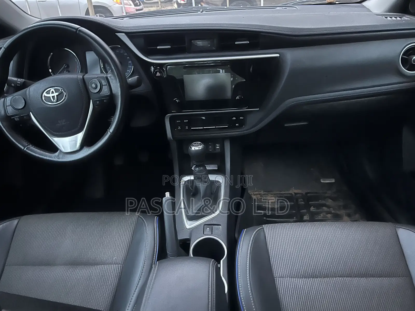 Toyota Corolla SE (1.8L 4cyl 2A) 2019 Black