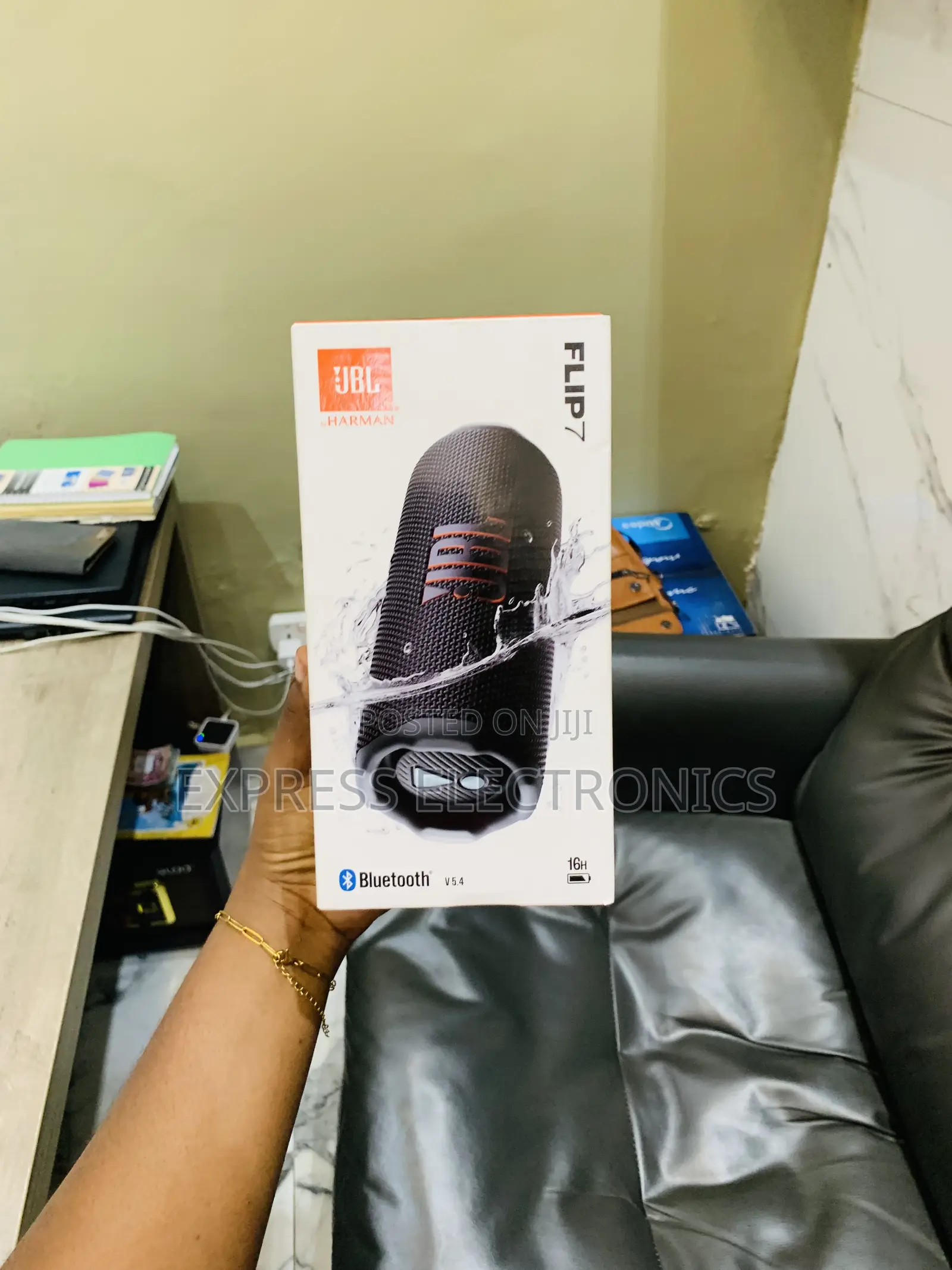 Ultra Modern JBL Flip 7 | Portable Waterproof and Drop-Proof Speaker