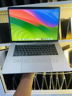 Laptop Apple MacBook Pro 2018 16GB Intel Core i7 SSD 512GB