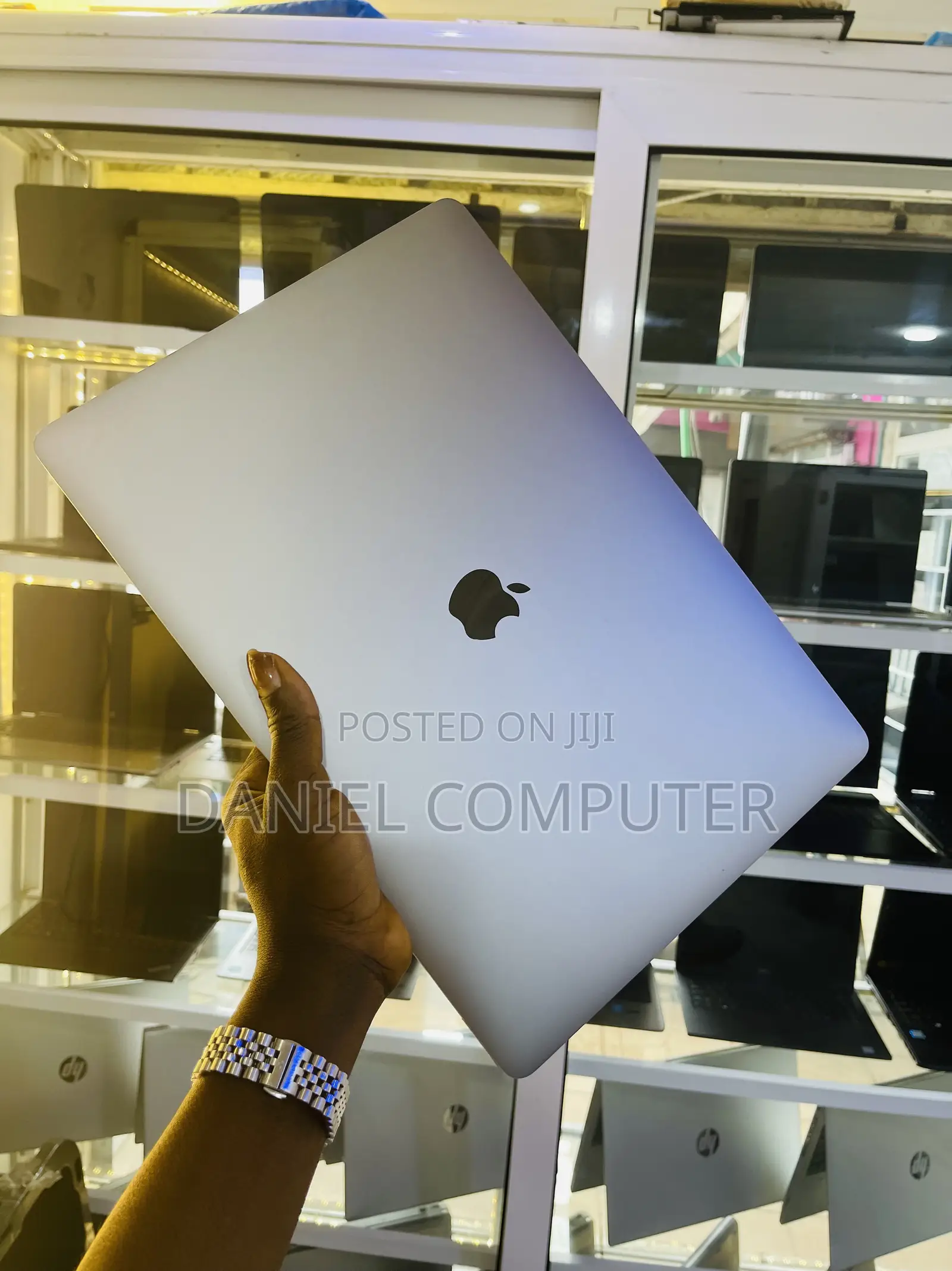 Laptop Apple MacBook Pro 2018 16GB Intel Core i7 SSD 512GB