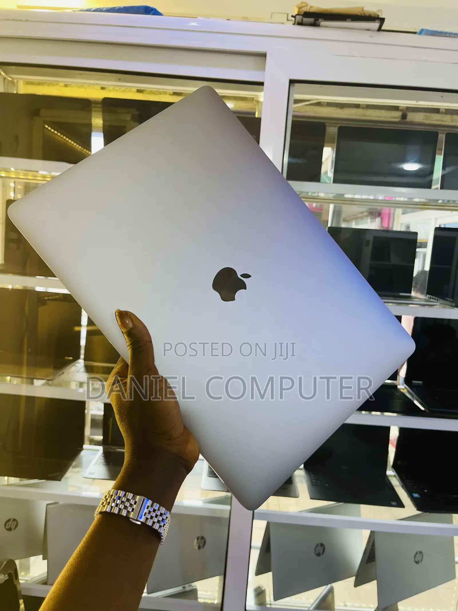 Laptop Apple MacBook Pro 2018 16GB Intel Core i7 SSD 512GB