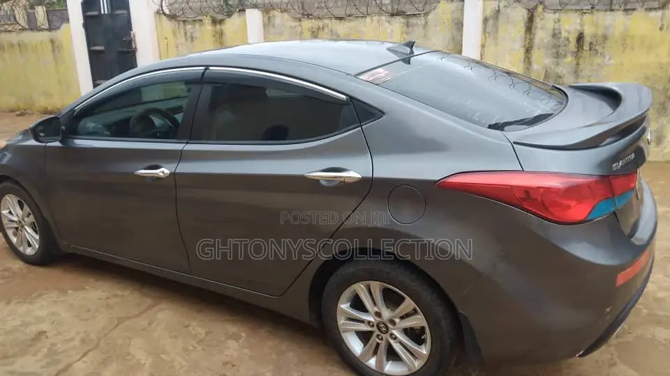 Hyundai Elantra 2015 Silver