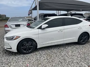 Hyundai Elantra SEL 2018 White