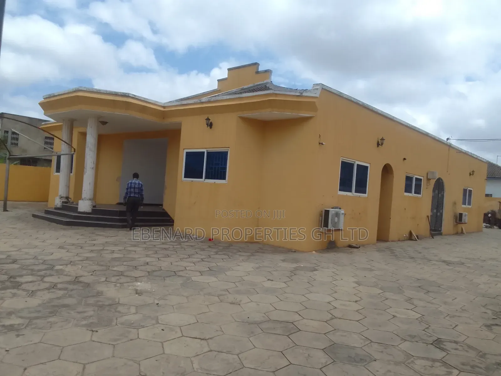 4bdrm House in Ebenard Properties, Baatsona Total for rent