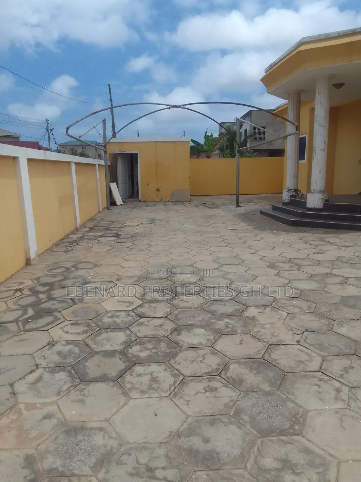 4bdrm House in Ebenard Properties, Baatsona Total for rent