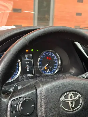 Toyota Corolla XSE 4dr Sedan (1.8L 4cyl CVT) 2017 Gray