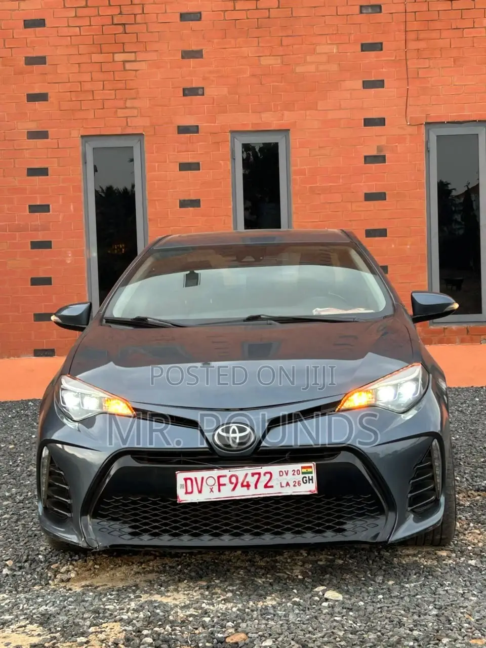 Toyota Corolla XSE 4dr Sedan (1.8L 4cyl CVT) 2017 Gray