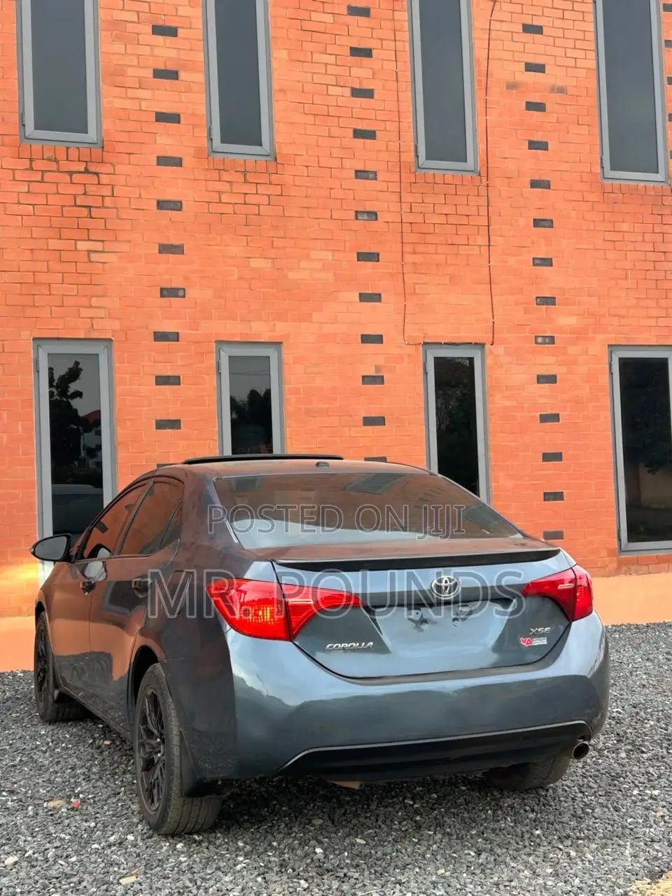 Toyota Corolla XSE 4dr Sedan (1.8L 4cyl CVT) 2017 Gray
