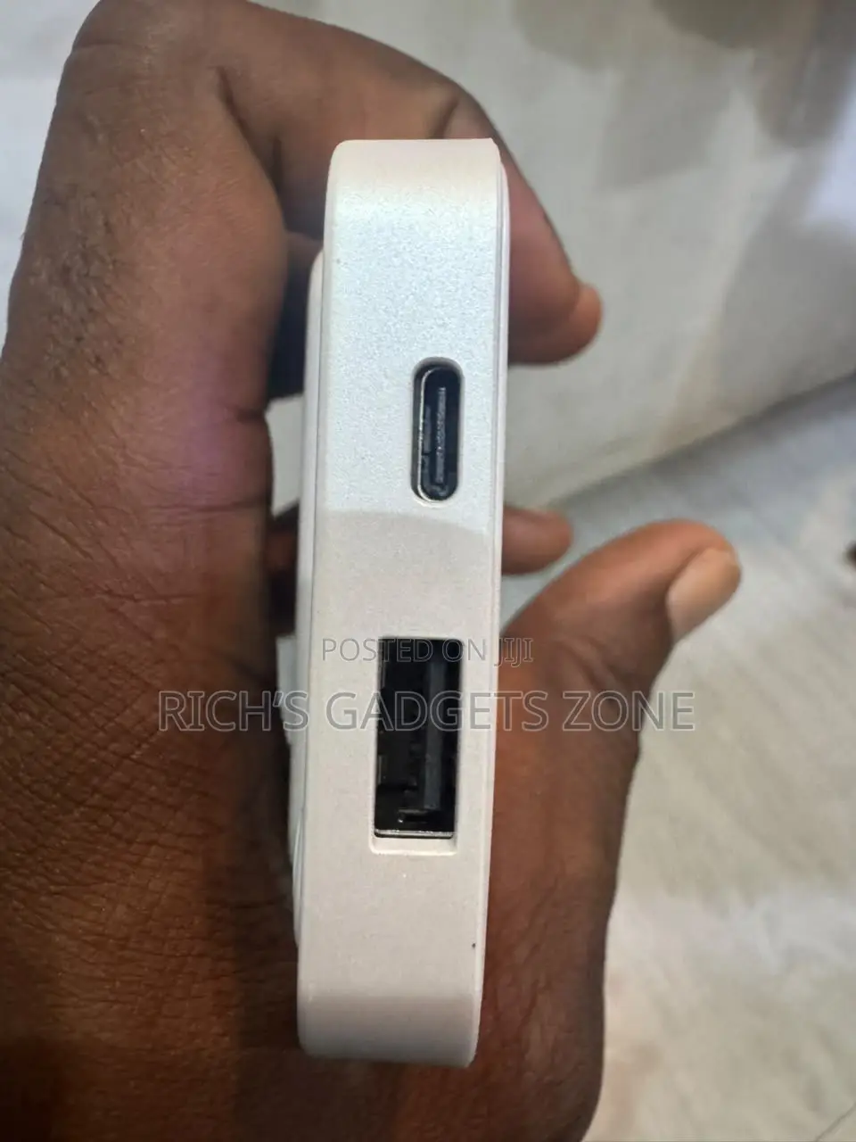 10,000mAh Magnetic Wireless Power Bank – 22.5W Fast Charge