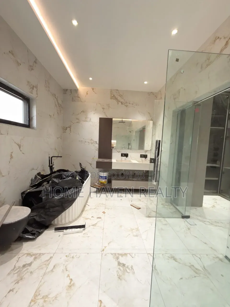 4bdrm House in East Legon, Ghana Link Area for sale