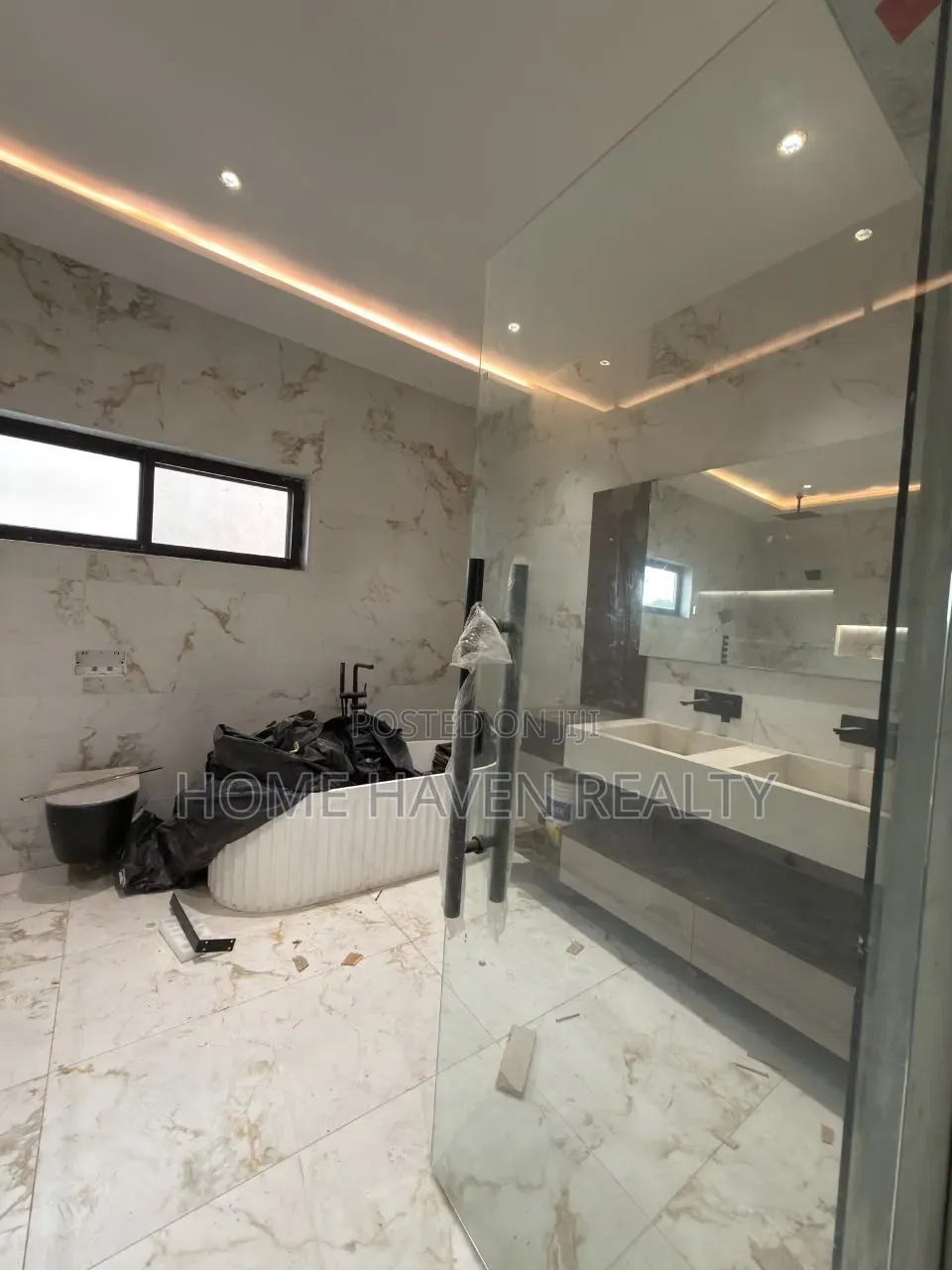 4bdrm House in East Legon, Ghana Link Area for sale