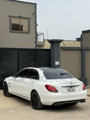 Mercedes-Benz C300 Luxury 4Matic Sedan AWD (2.0L 4cyl 7A) 2016 White