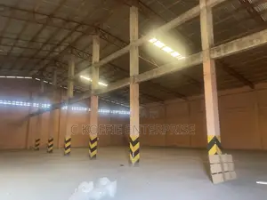 1, 200 Warehouse at Circle for Rent