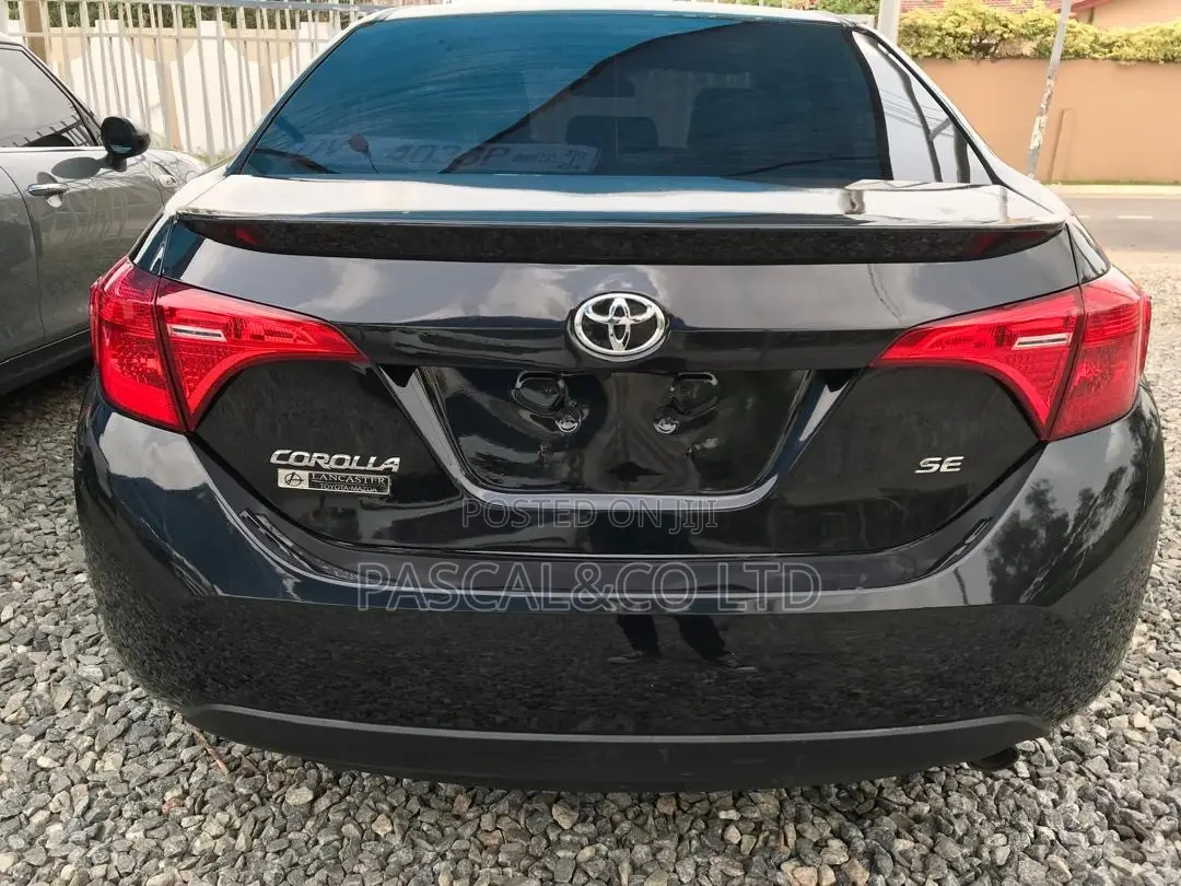 Toyota Corolla SE (1.8L 4cyl 2A) 2019 Black