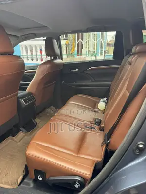 Toyota Highlander Limited 4x2 V6 (3.5L 6cyl 8A) 2018 Blue