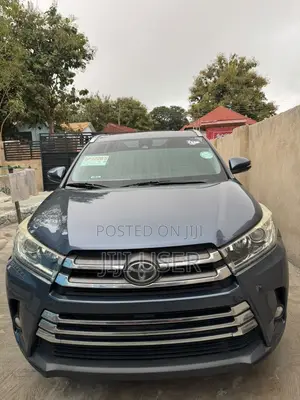 Toyota Highlander Limited 4x2 V6 (3.5L 6cyl 8A) 2018 Blue