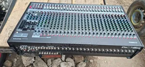 Yamaha (MGP32X) 32 Channel Mixer