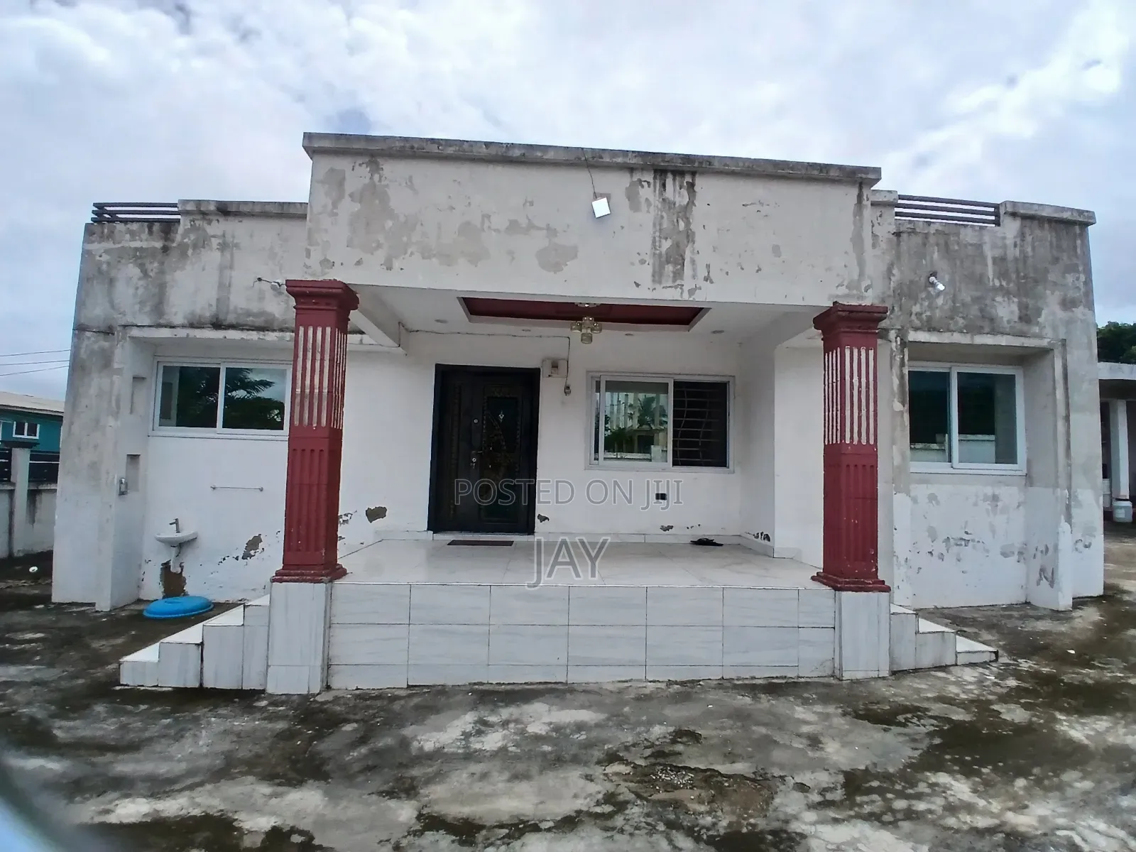 3bdrm House in Pokuase for sale