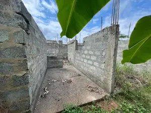 5bdrm Apartment in Penpaz Constructions, Danfa for sale