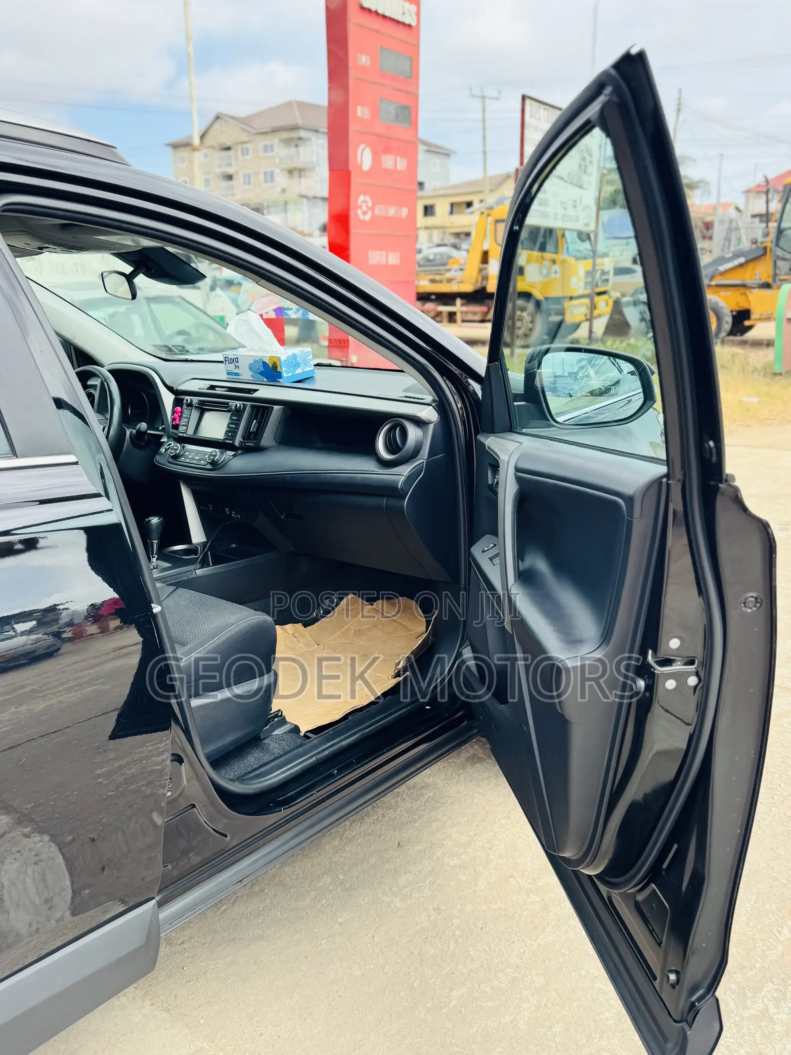Toyota RAV4 XLE 4dr SUV AWD (2.5L 4cyl 6A) 2018 Black