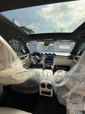 Mercedes-Benz C300 2023 White
