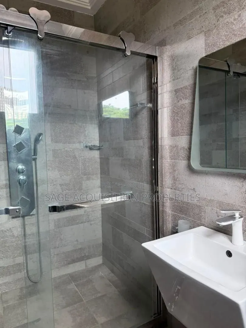 Furnished 3bdrm Apartment in West Ridge for rent
