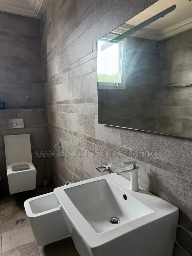 Furnished 3bdrm Apartment in West Ridge for rent