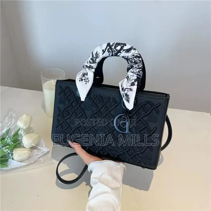D Bag for Bossy Ladies