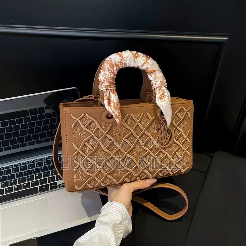 D Bag for Bossy Ladies
