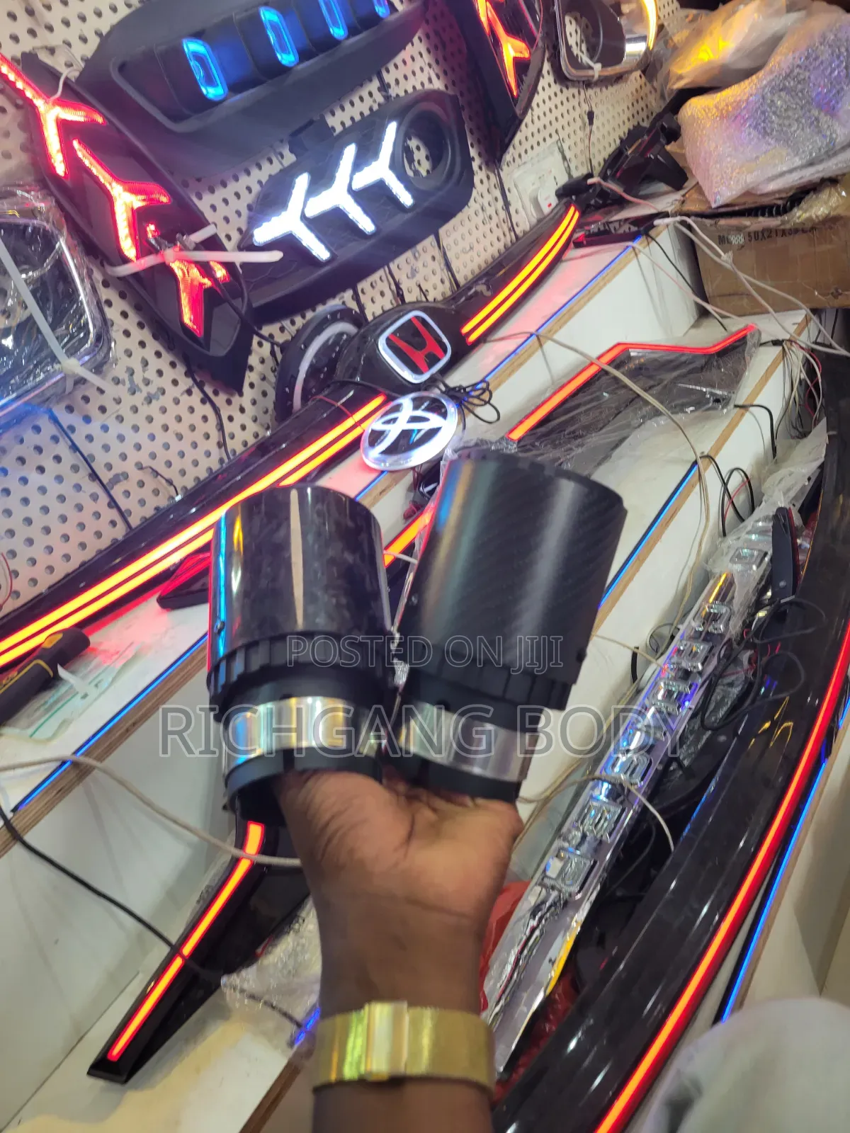 Original Universal Carbon Fibre Exuss Mouth for All Cars