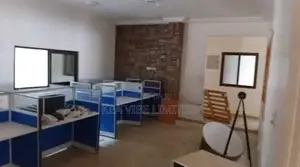 8bdrm House in Dzorwulu for rent