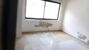 8bdrm House in Dzorwulu for rent