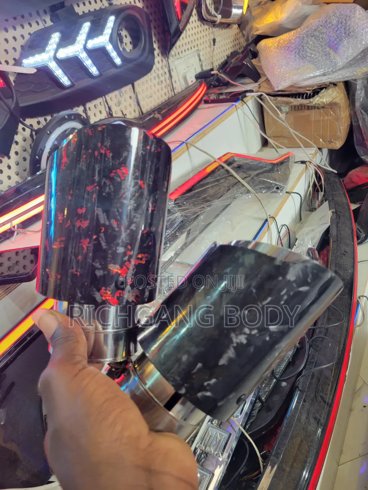 Normal Universal Exuss Mouth for All Cars.