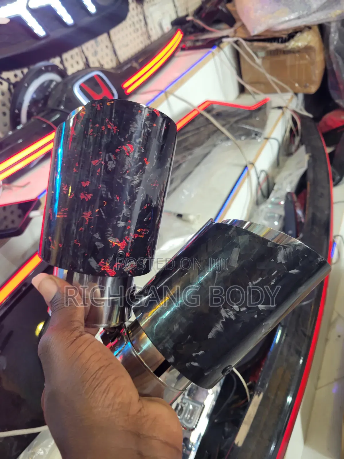 Normal Universal Exuss Mouth for All Cars.