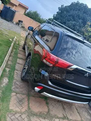 Mitsubishi Outlander 2.4 PHEV AWD 2017 Black