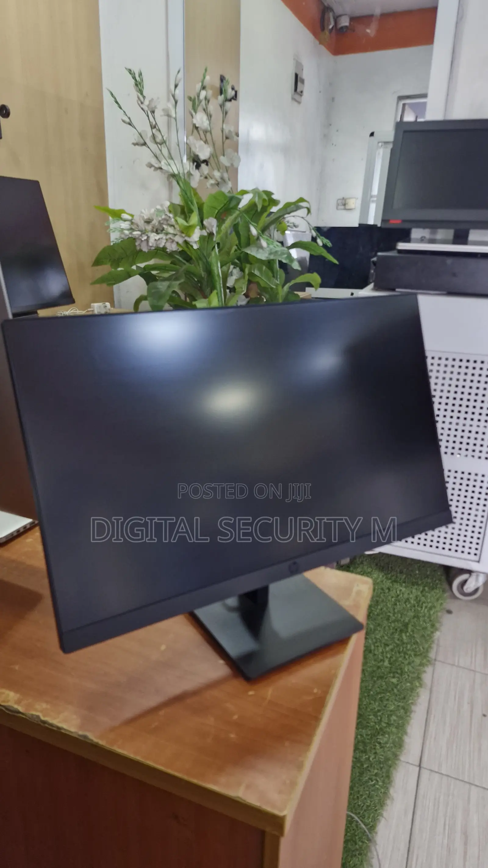 HP P24v G5 24" Full Hd LCD Monitor