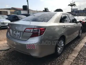 Toyota Camry LE 4dr Sedan (2.5L 4cyl 6A) 2013 Red