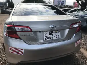 Toyota Camry LE 4dr Sedan (2.5L 4cyl 6A) 2013 Red