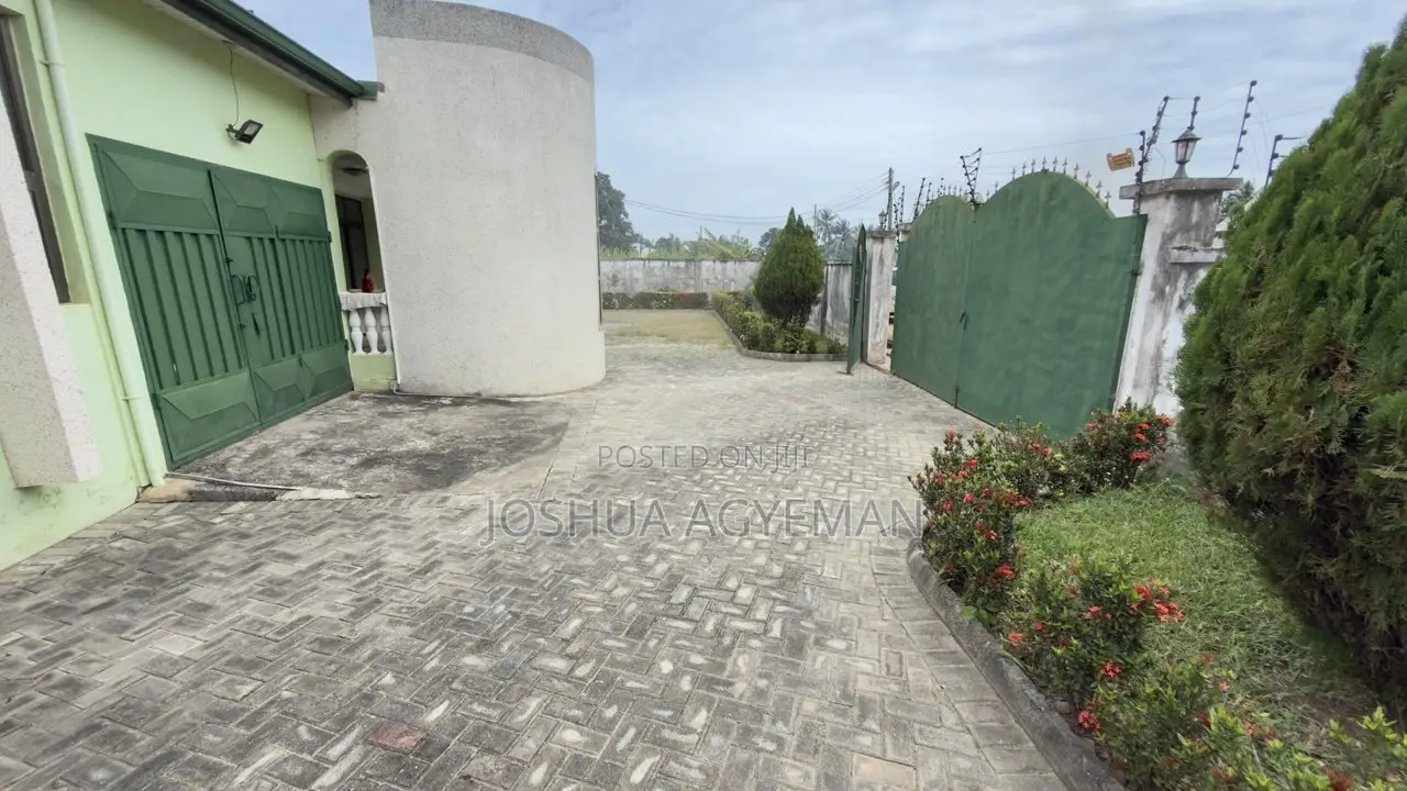 5bdrm House in Takoradi for sale