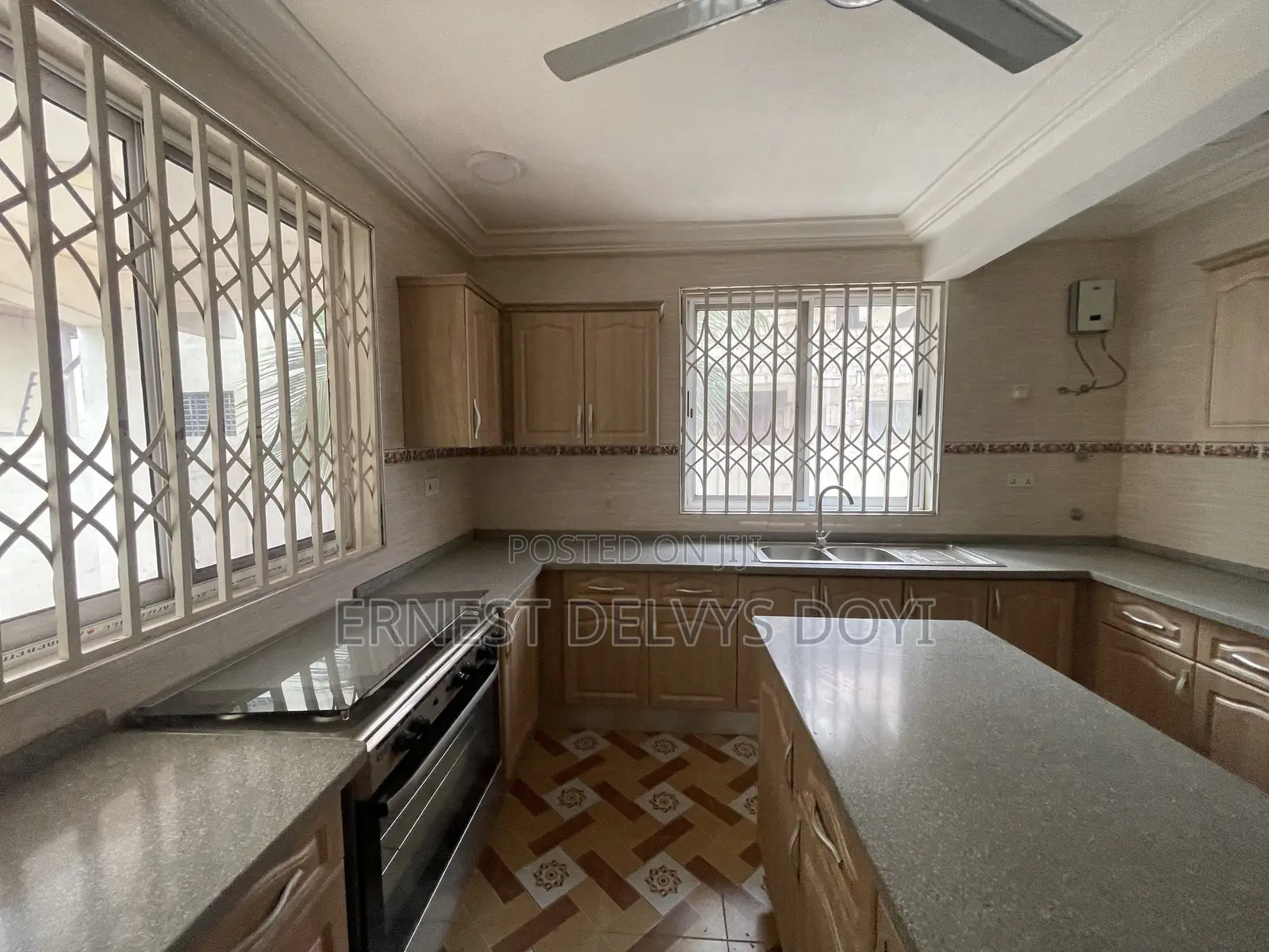 4bdrm Mansion in Ghana Flag for sale