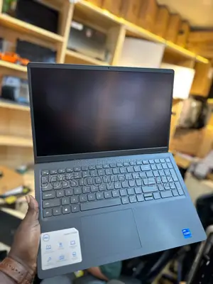 Laptop Dell Inspiron 15 3511 16GB Intel Core i7 SSD 512GB