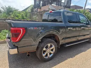 Ford F-150 XLT 2021 Green