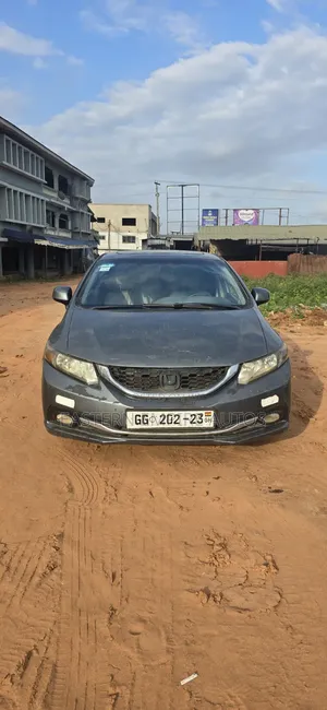 Honda Civic 1.8 5 Door Automatic 2012 Gray